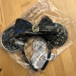 NWOT Disney Club 33 Mickey Ears - Holiday